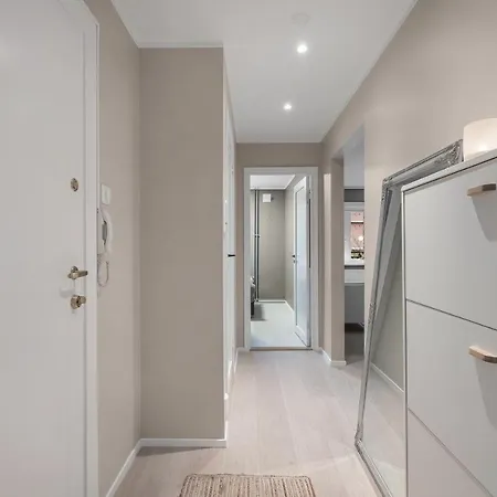Renovated Two-bedroom In A Area *